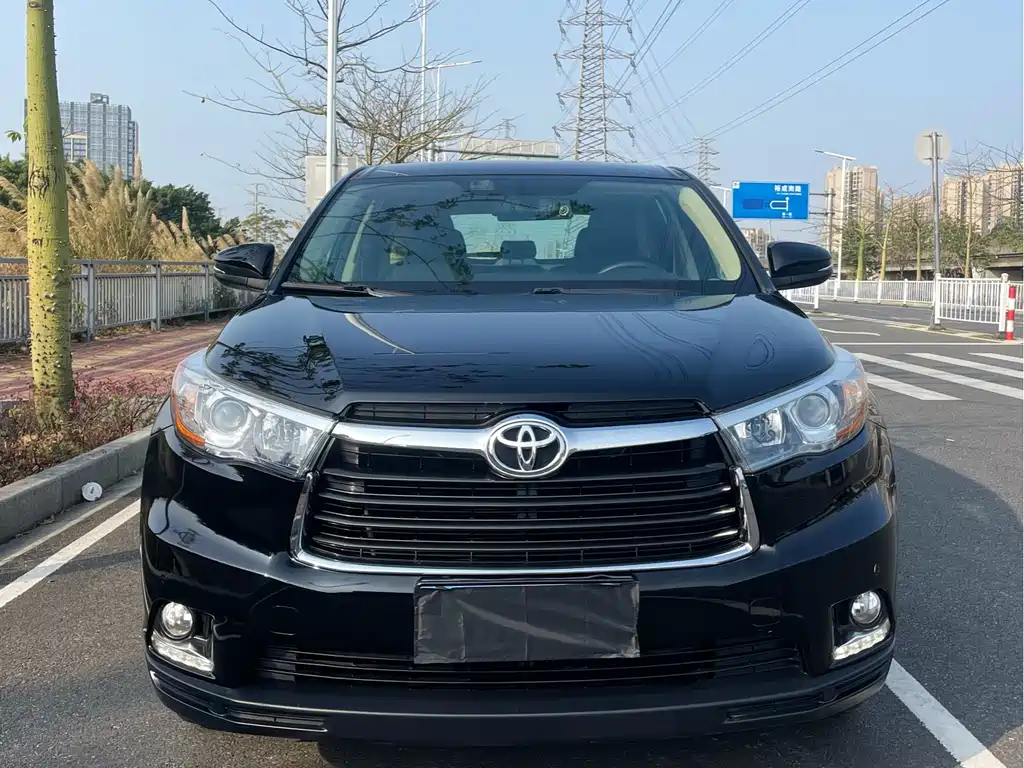 TOYOTA HIGHLANDER