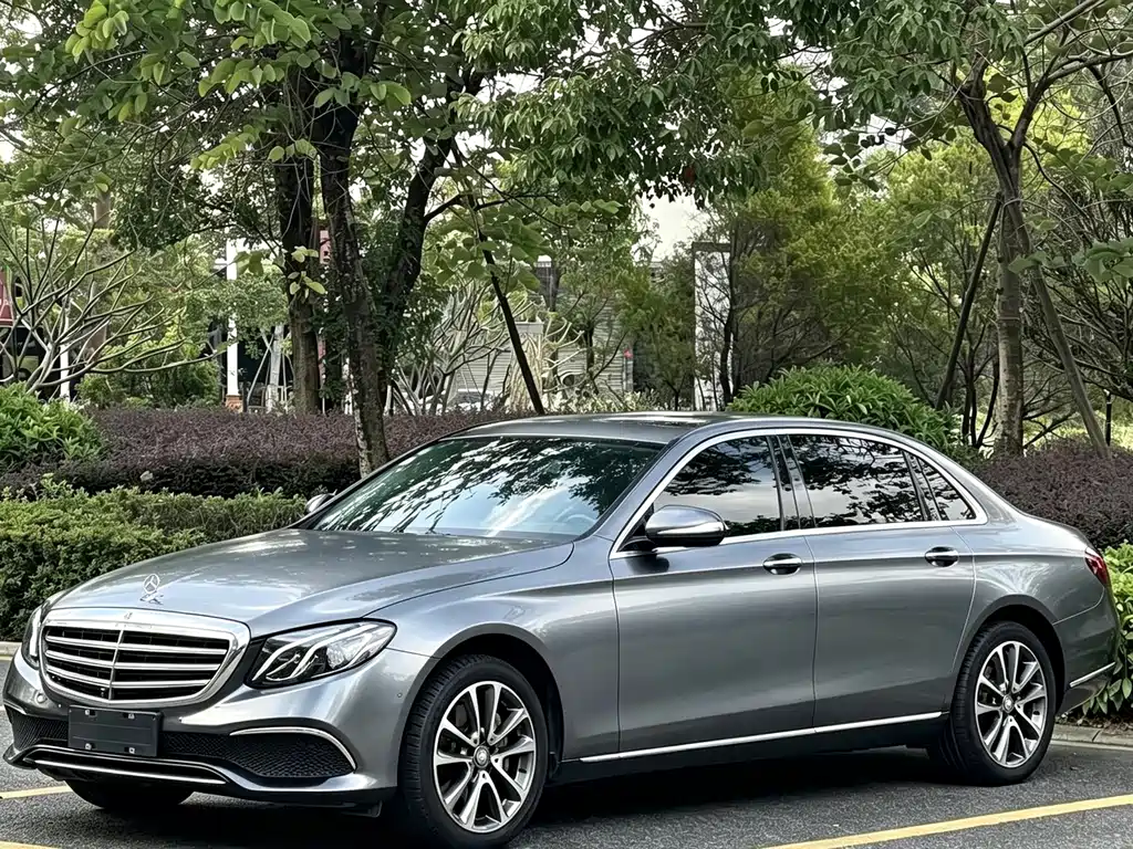 Mercedes-Benz E-Class — миниатюра 3