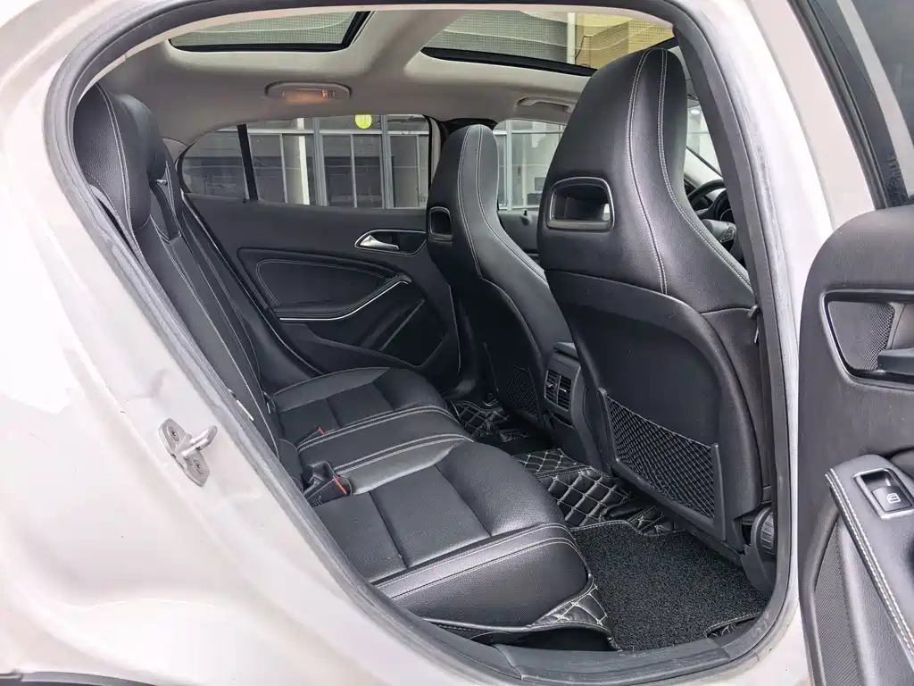 Mercedes-Benz GLA — миниатюра 8