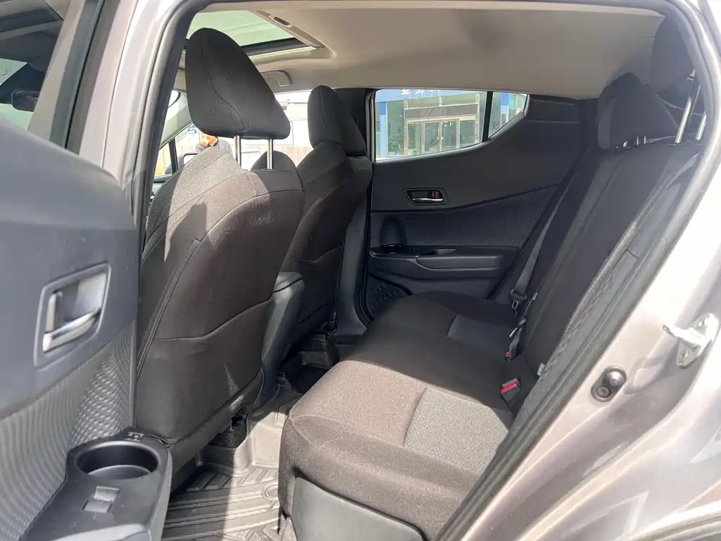 Toyota IZOA — миниатюра 10