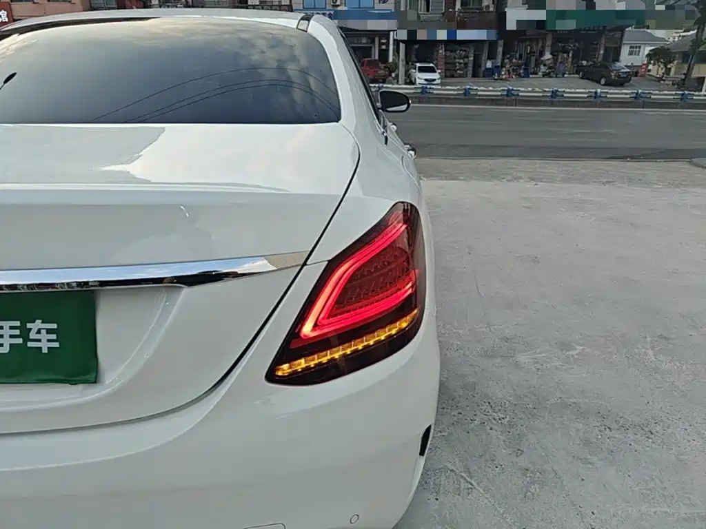 Mercedes-Benz C-Class — миниатюра 8