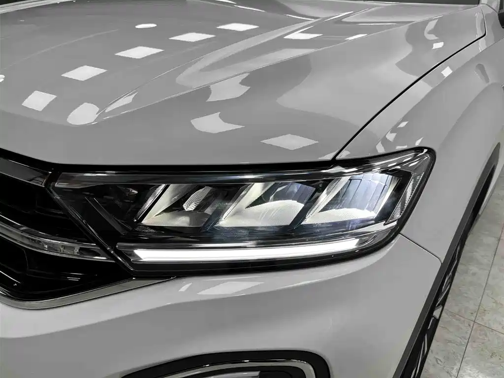 VOLKSWAGEN T ROC EXPLORING SONGS