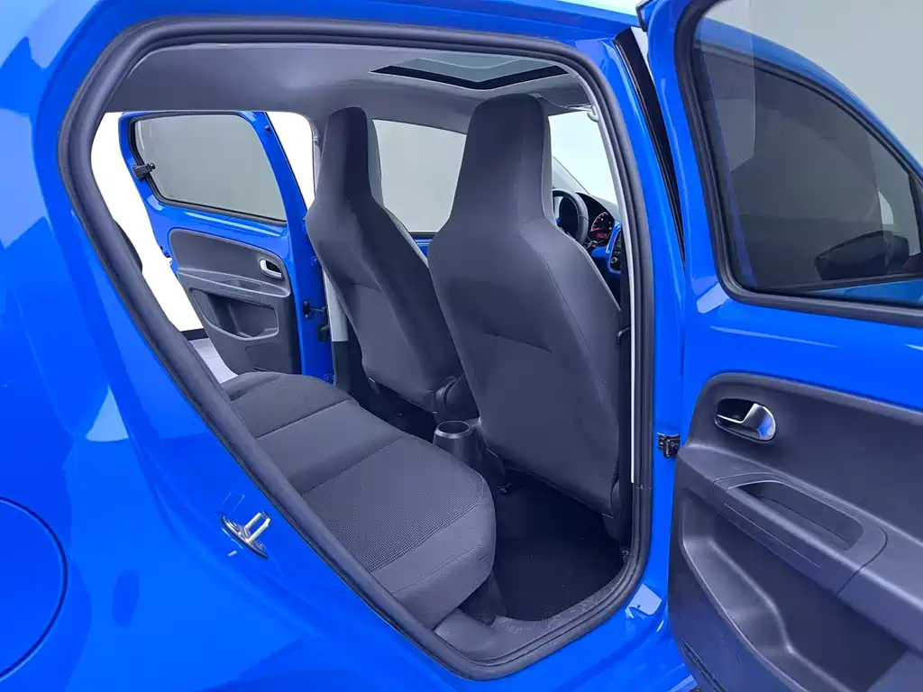 Volkswagen up! — миниатюра 19