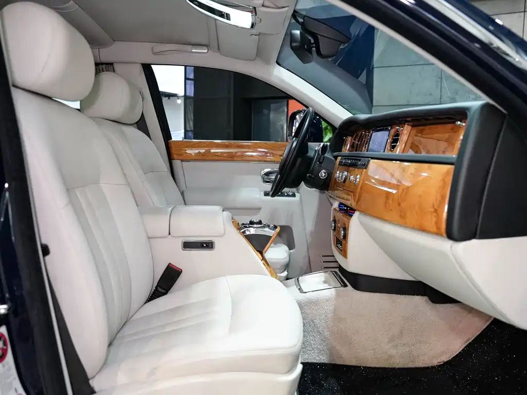 Rolls-Royce Phantom — миниатюра 36