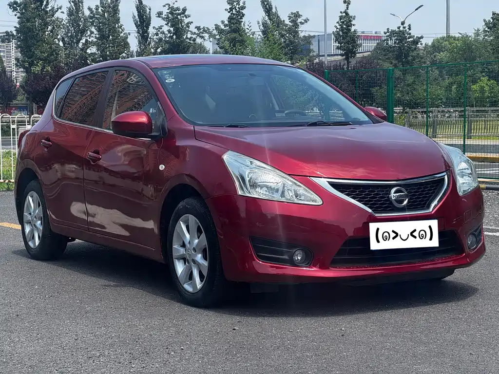 Nissan Tiida 2011 1.6L CVT Luxury