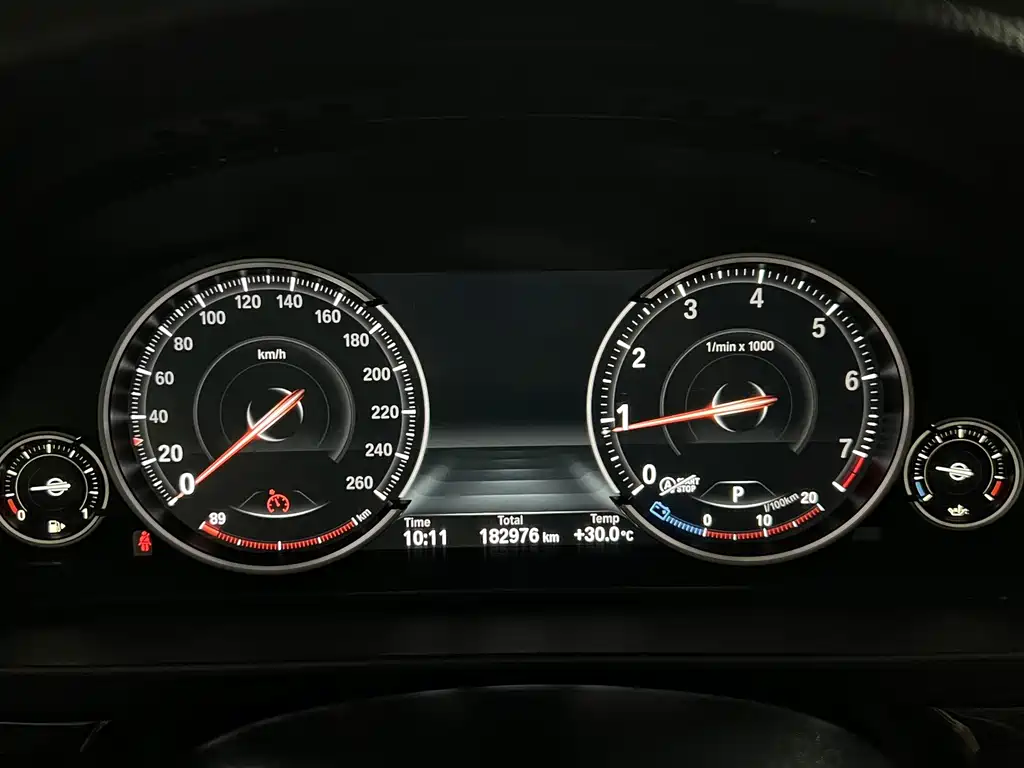 BMW 5 Series — миниатюра 5