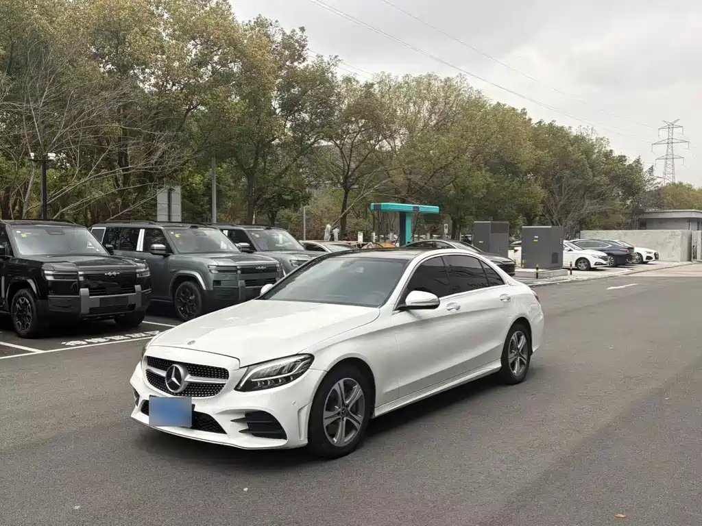 Mercedes-Benz C-Class 2020