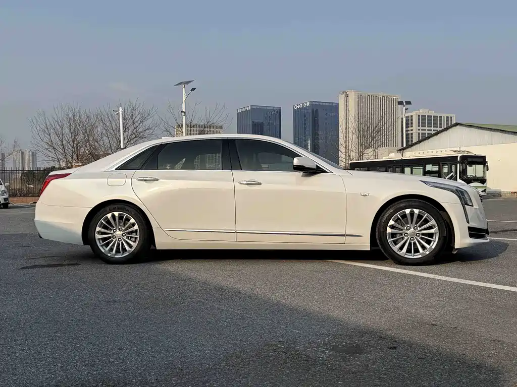 CADILLAC CT6