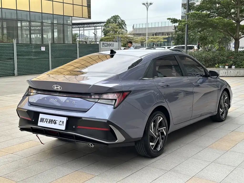 Hyundai Elantra 2023 1.5L CVT LUX Luxury