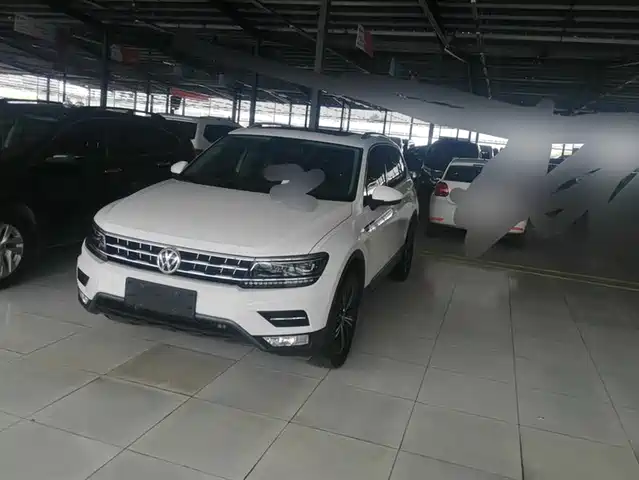 VOLKSWAGEN TIGUAN L 2017