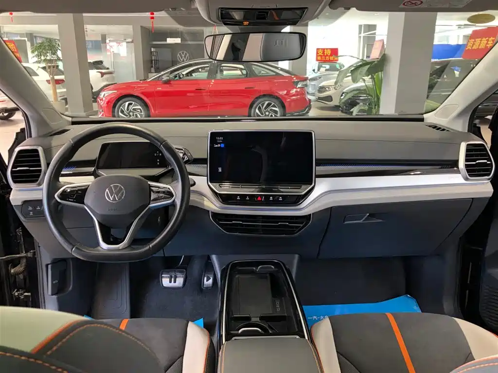 VOLKSWAGEN ID.6 CROZZ