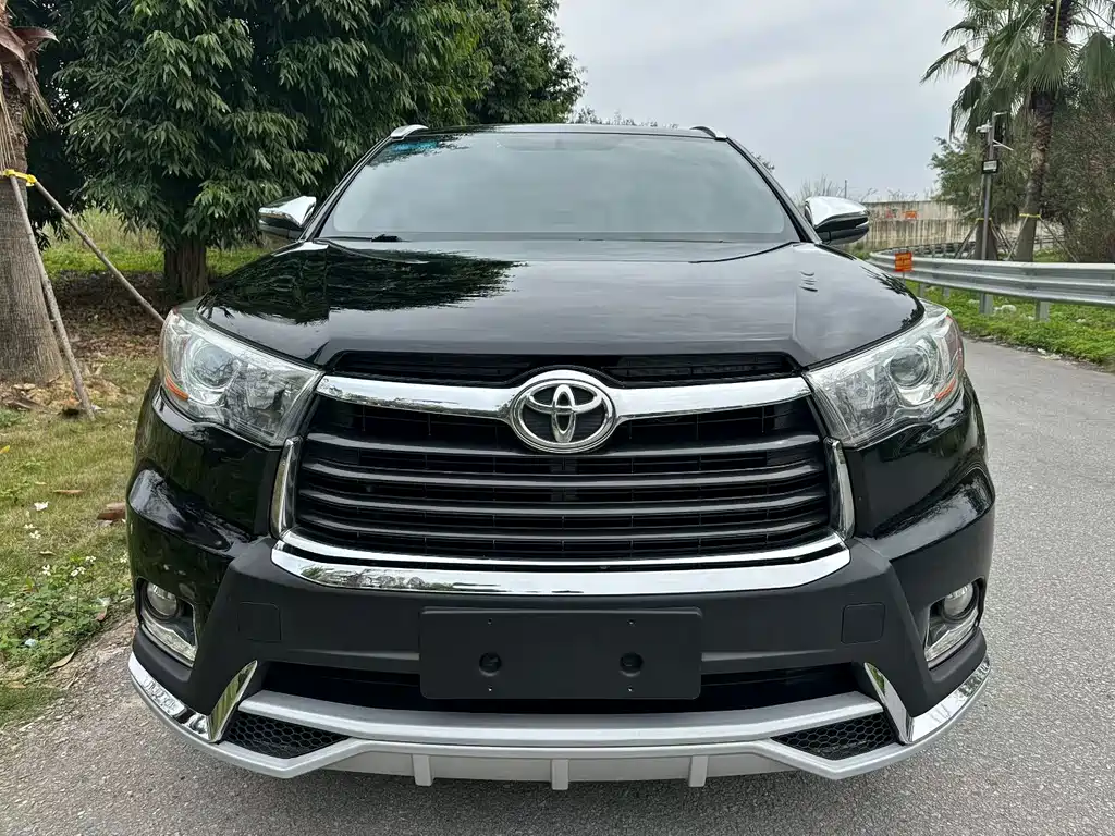 TOYOTA HIGHLANDER