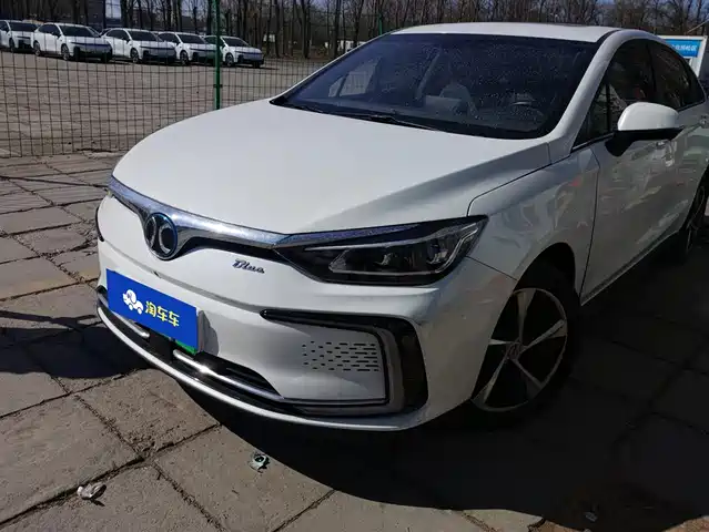 BAIC BEIJING EU5 2019