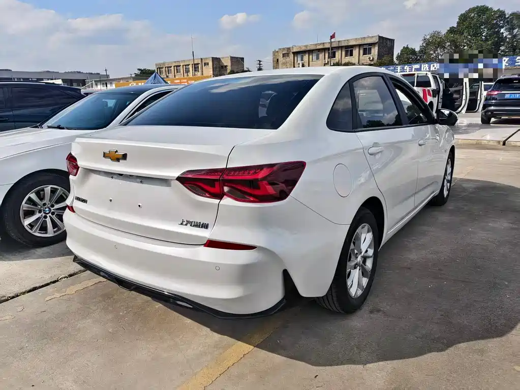 CHEVROLET CRUZE