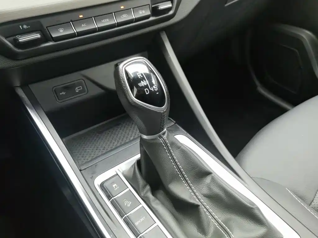 Geely Vision X3 — миниатюра 13