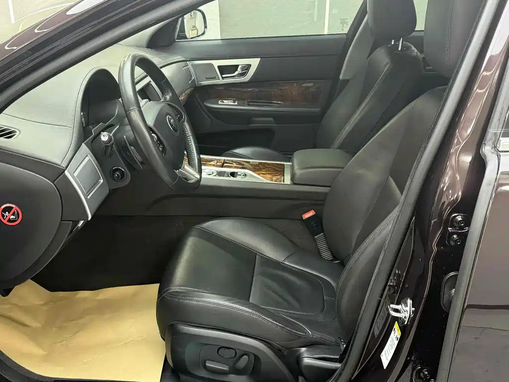 Jaguar XF 2014 XF 2.0T Luxury