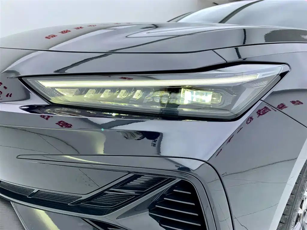 Changan UNI-V 2025 2.0T