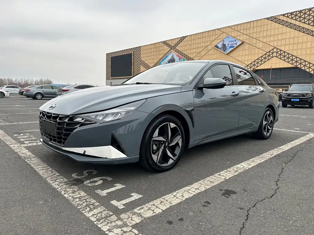 HYUNDAI ELANTRA