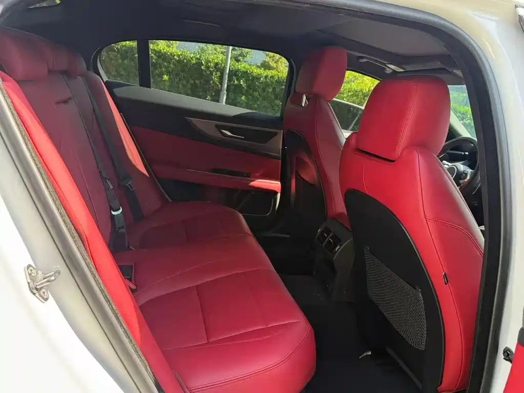 Jaguar XEL 2023 2.0T 250PS R-DYNAMIC S Sport