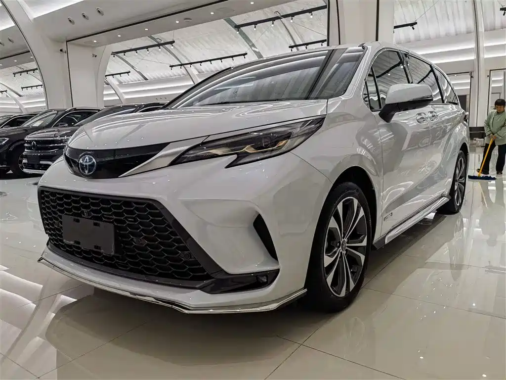 Toyota Granvia 2024