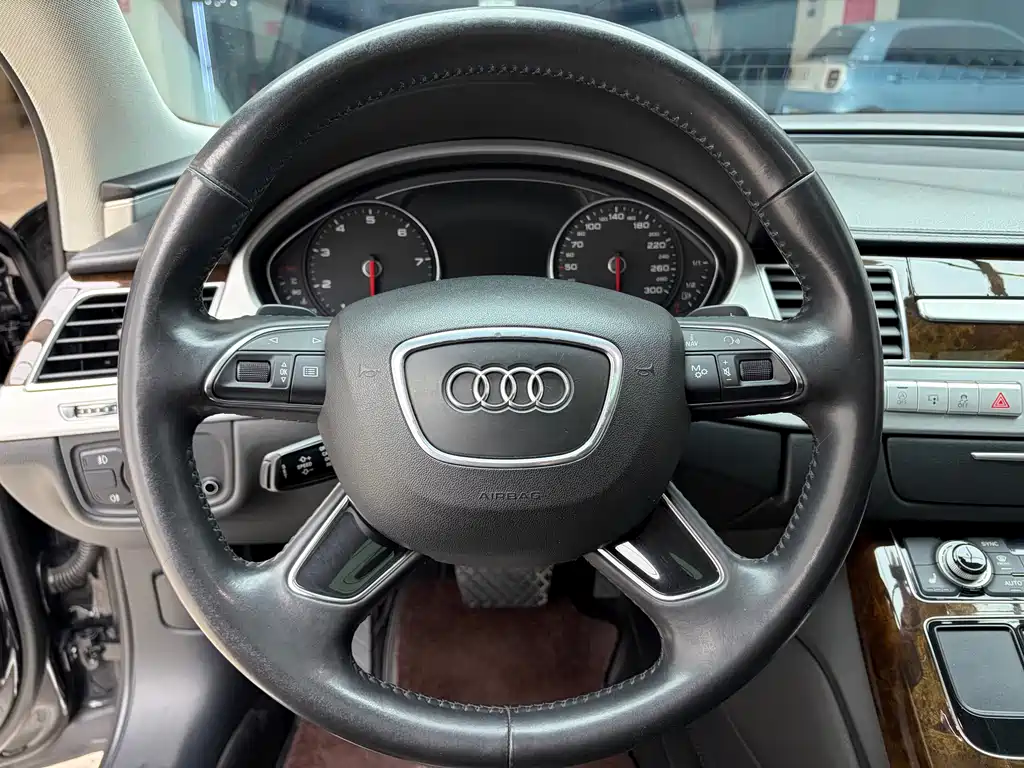 Audi A8 2013 A8L 45 TFSI quattro Comfort
