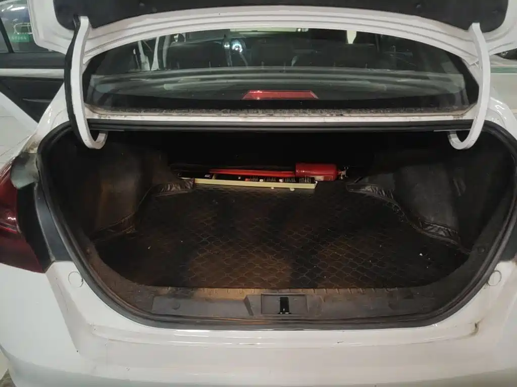 Geely Emgrand — миниатюра 15