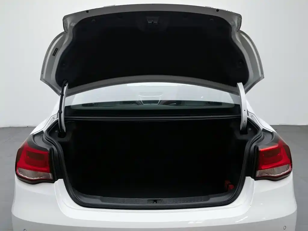 Chevrolet Malibu — миниатюра 16