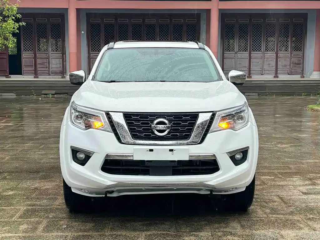 Nissan Terra 2018 2.5L AT Luxury
