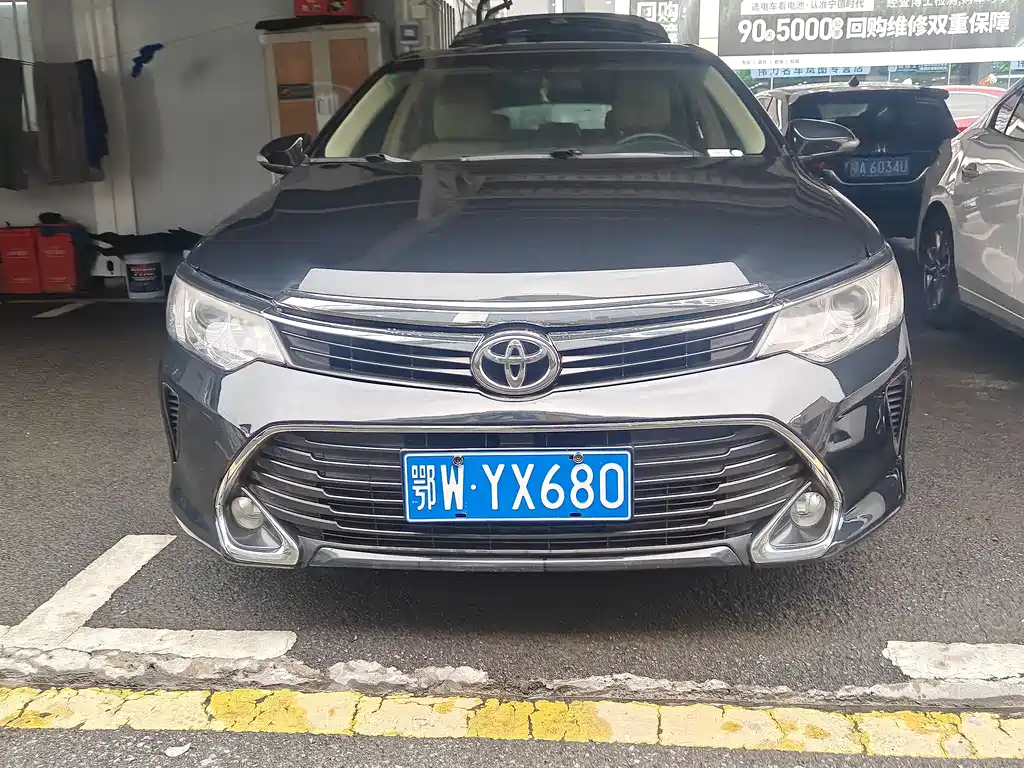TOYOTA CAMRY