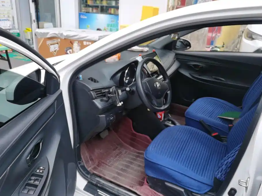 Toyota Yaris L — миниатюра 7
