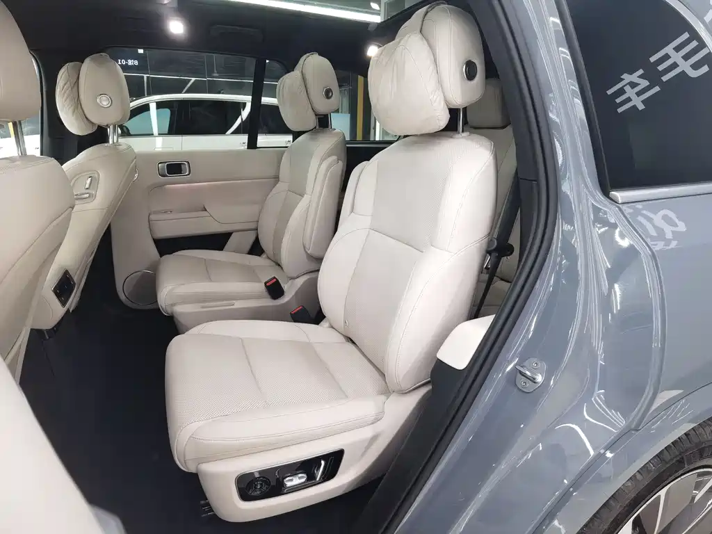 Li Auto L8 2025 Ultra