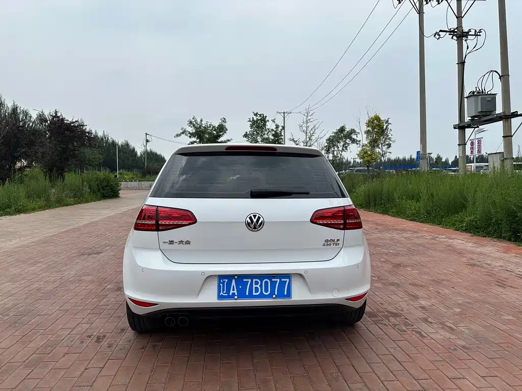 Volkswagen Golf 2016 230TSI AT Comfort