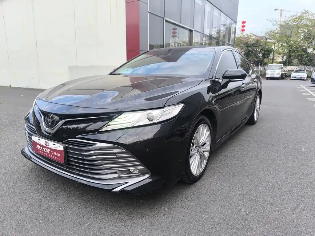 TOYOTA CAMRY