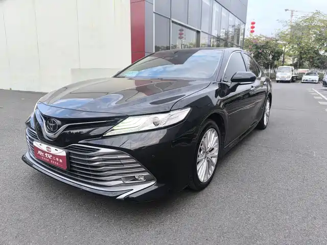 TOYOTA CAMRY 2019