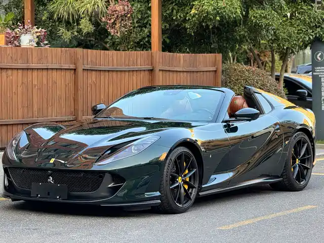 Ferrari 812