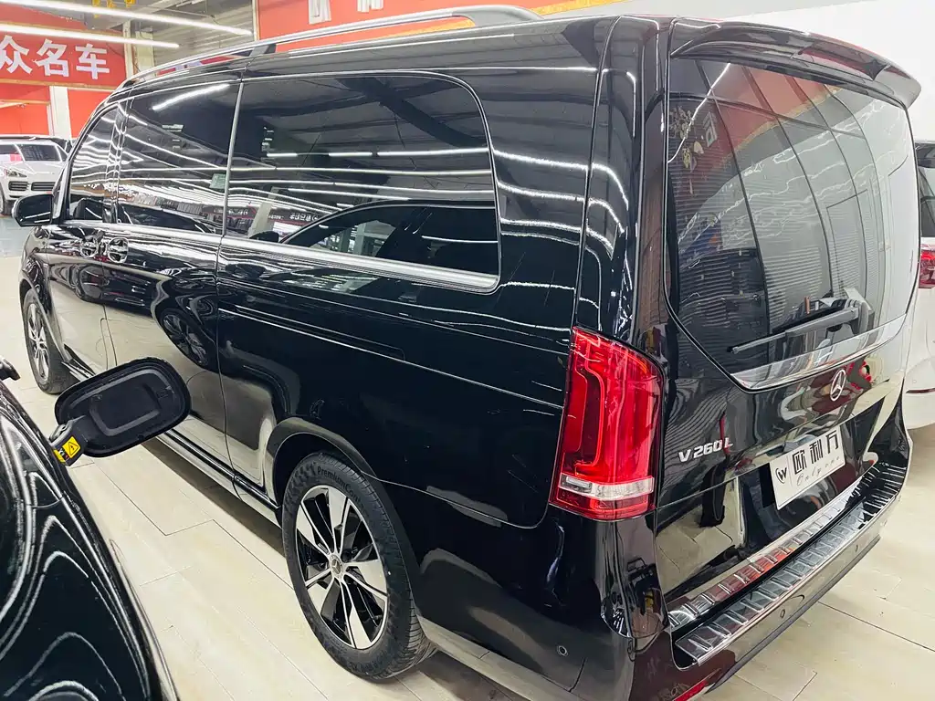 MERCEDES-BENZ V CLASS