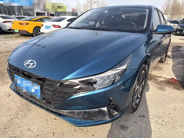 HYUNDAI ELANTRA