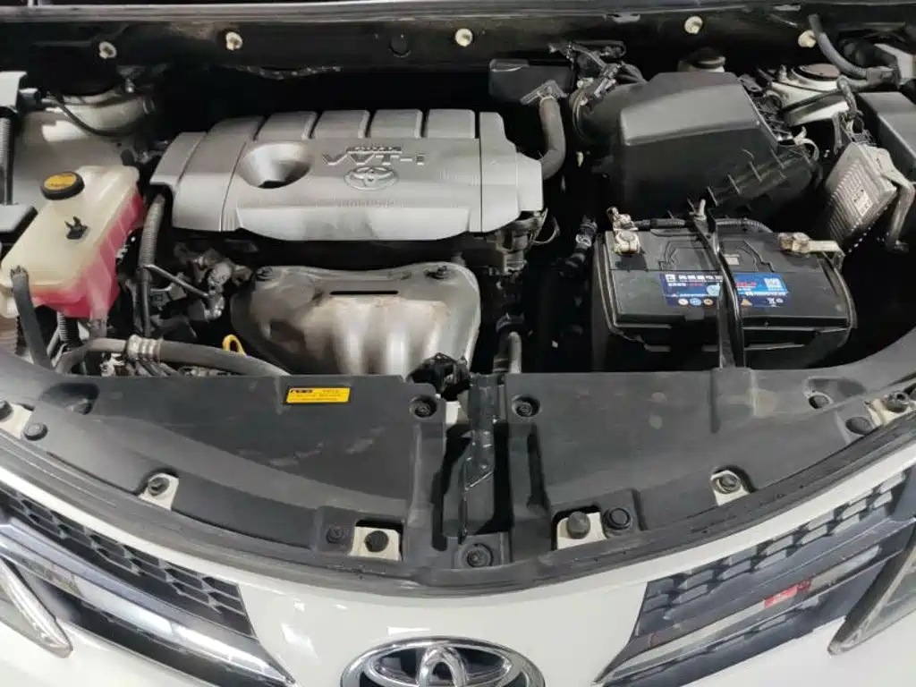 Toyota RAV4 — миниатюра 8