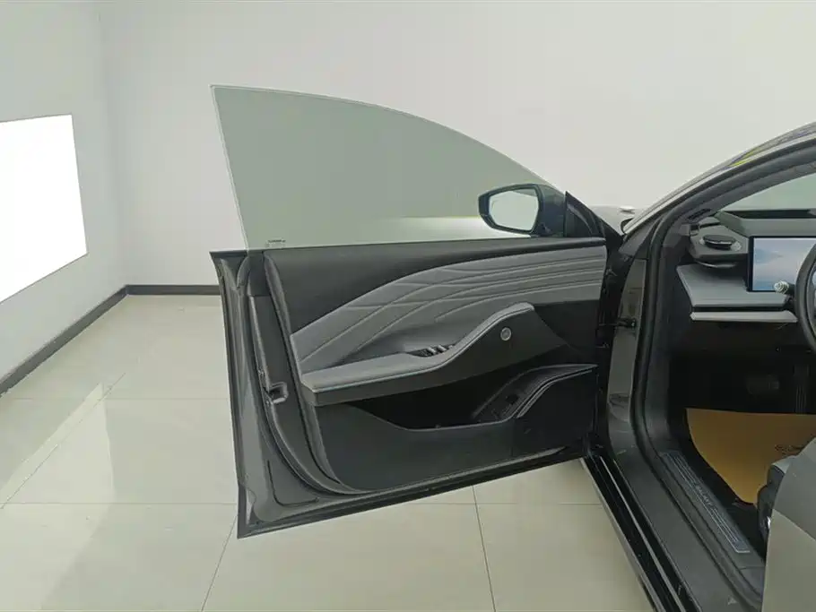 GEELY GALAXY GALAXY E8