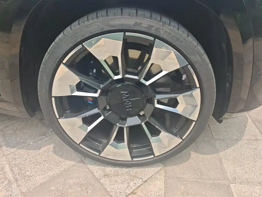 BMW XM 2023 50e