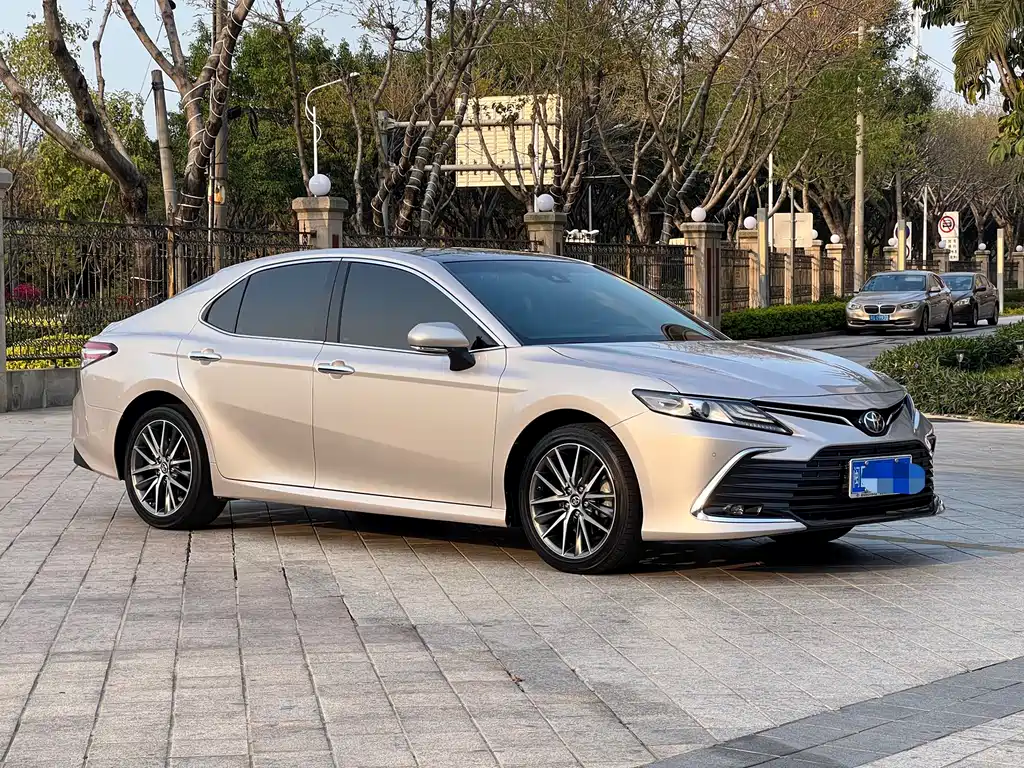 TOYOTA CAMRY