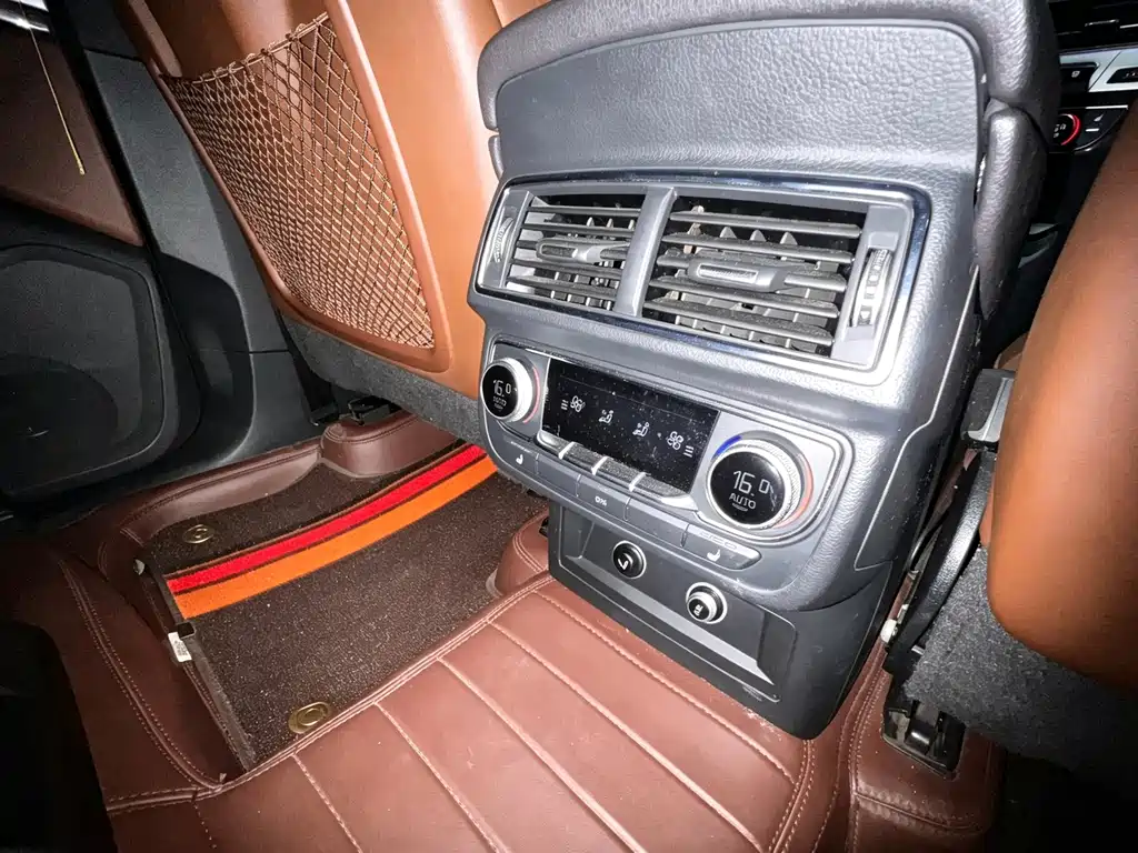 Audi Q7 — миниатюра 15