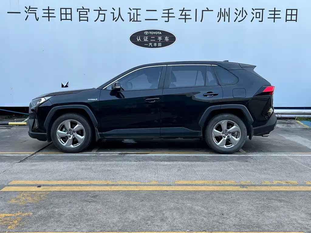 Toyota RAV4 — миниатюра 4