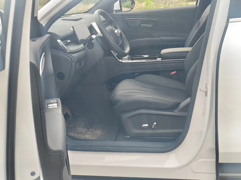 Chery Tiggo 8 8 2026 1.6T AT Luxury
