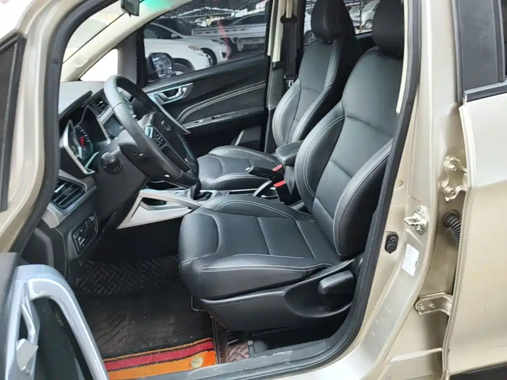 Geely Vision X3 — миниатюра 15