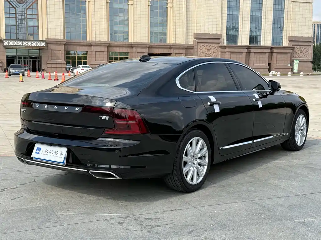 Volvo S90 — миниатюра 9
