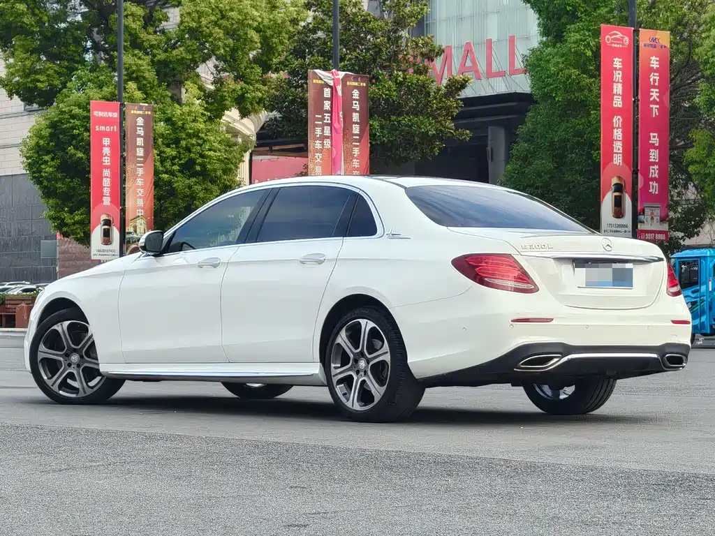 Mercedes-Benz E-Class — миниатюра 4