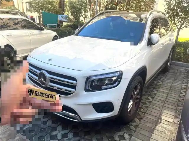 MERCEDES-BENZ GLB