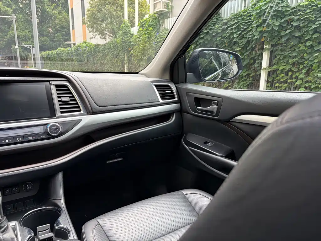 Toyota Highlander — миниатюра 21