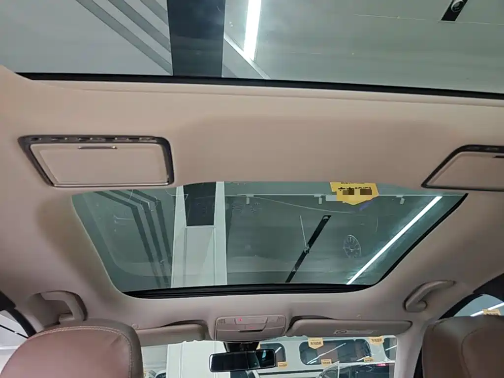 Mercedes-Benz E-Class — миниатюра 18